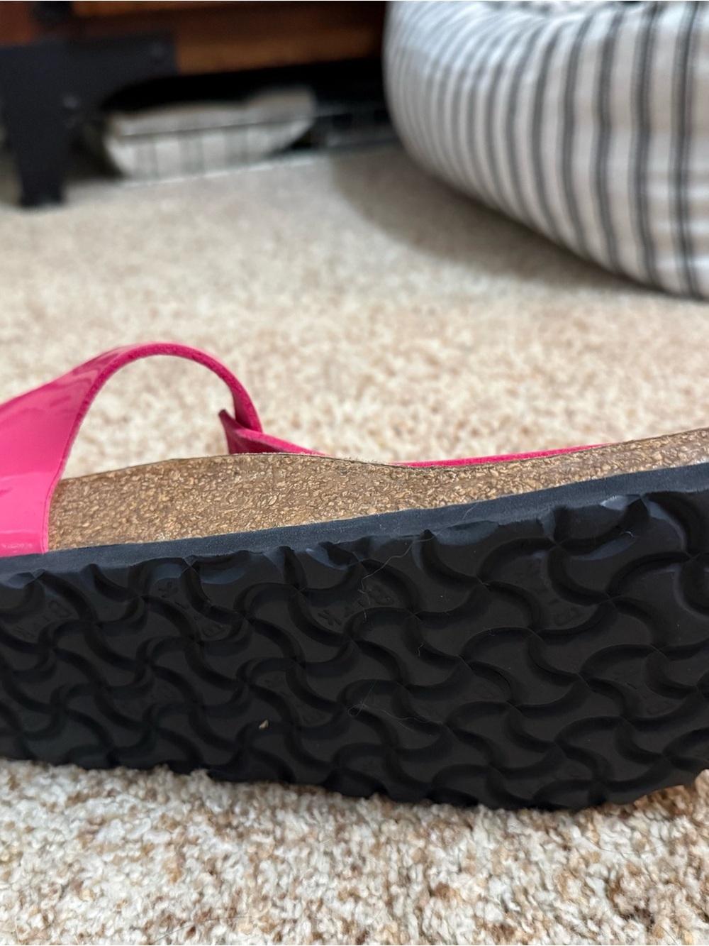 Birkenstock Pink or Black Patent Gizeh Sandals - Picture 2 of 7